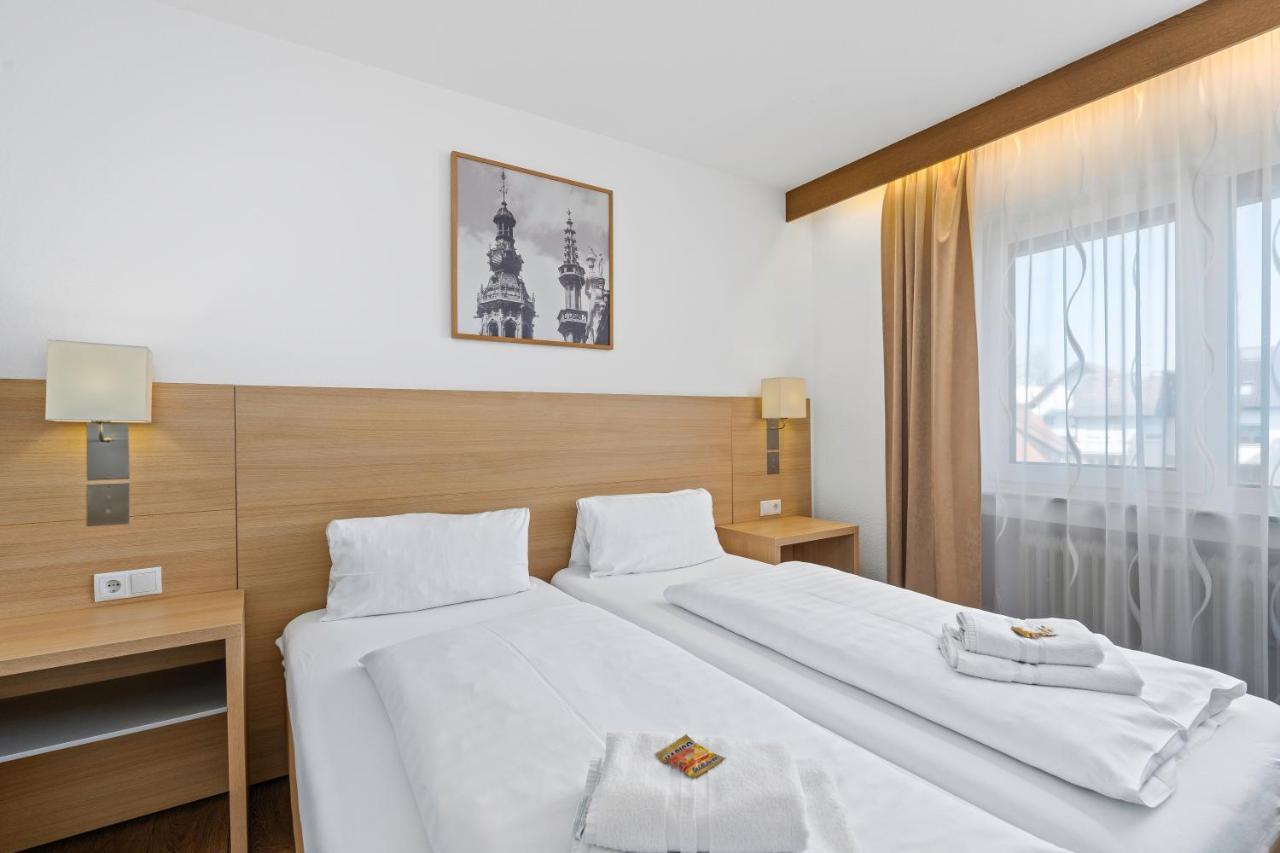 Hotel Adler FDH Extérieur photo