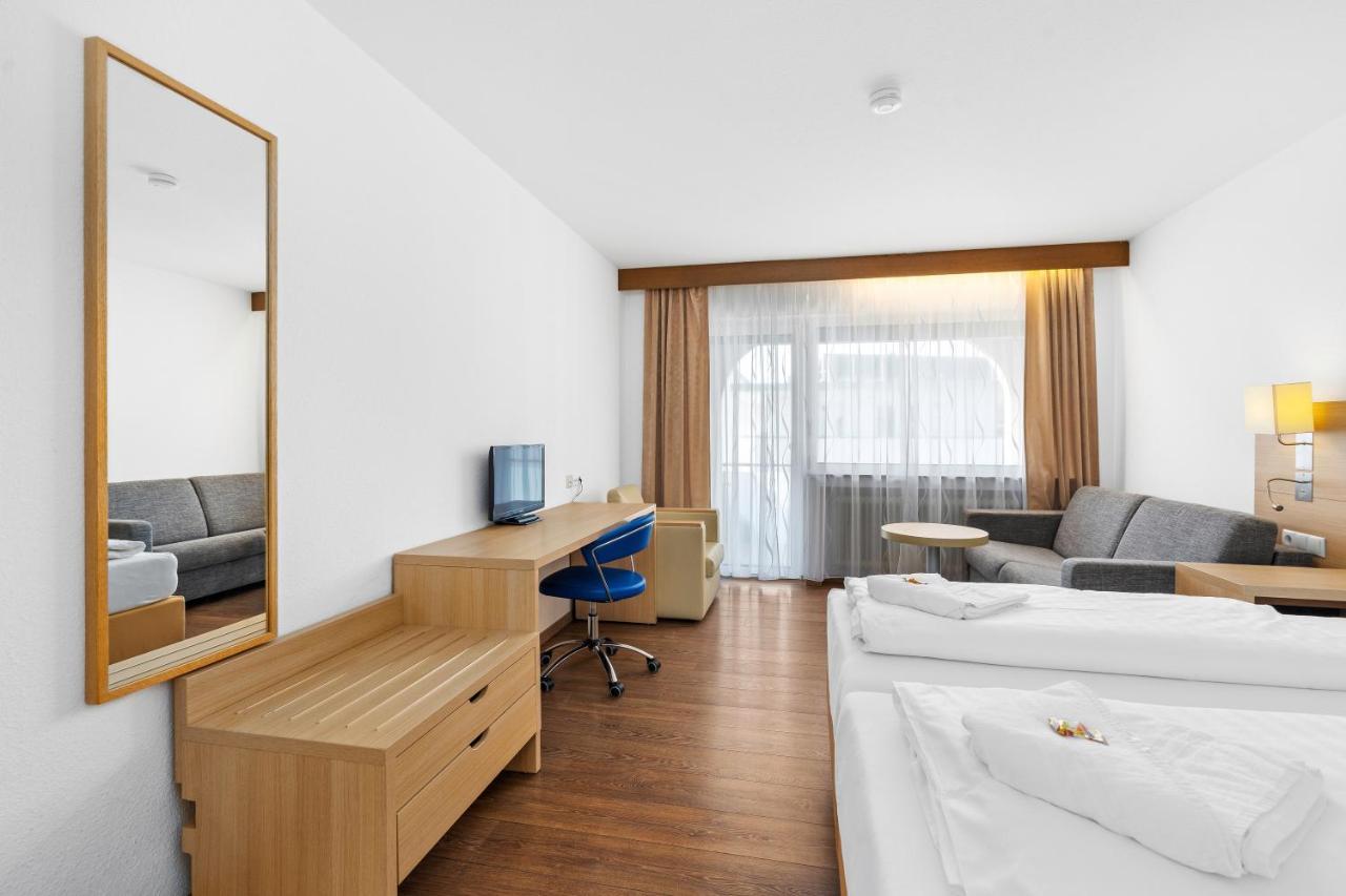 Hotel Adler FDH Extérieur photo