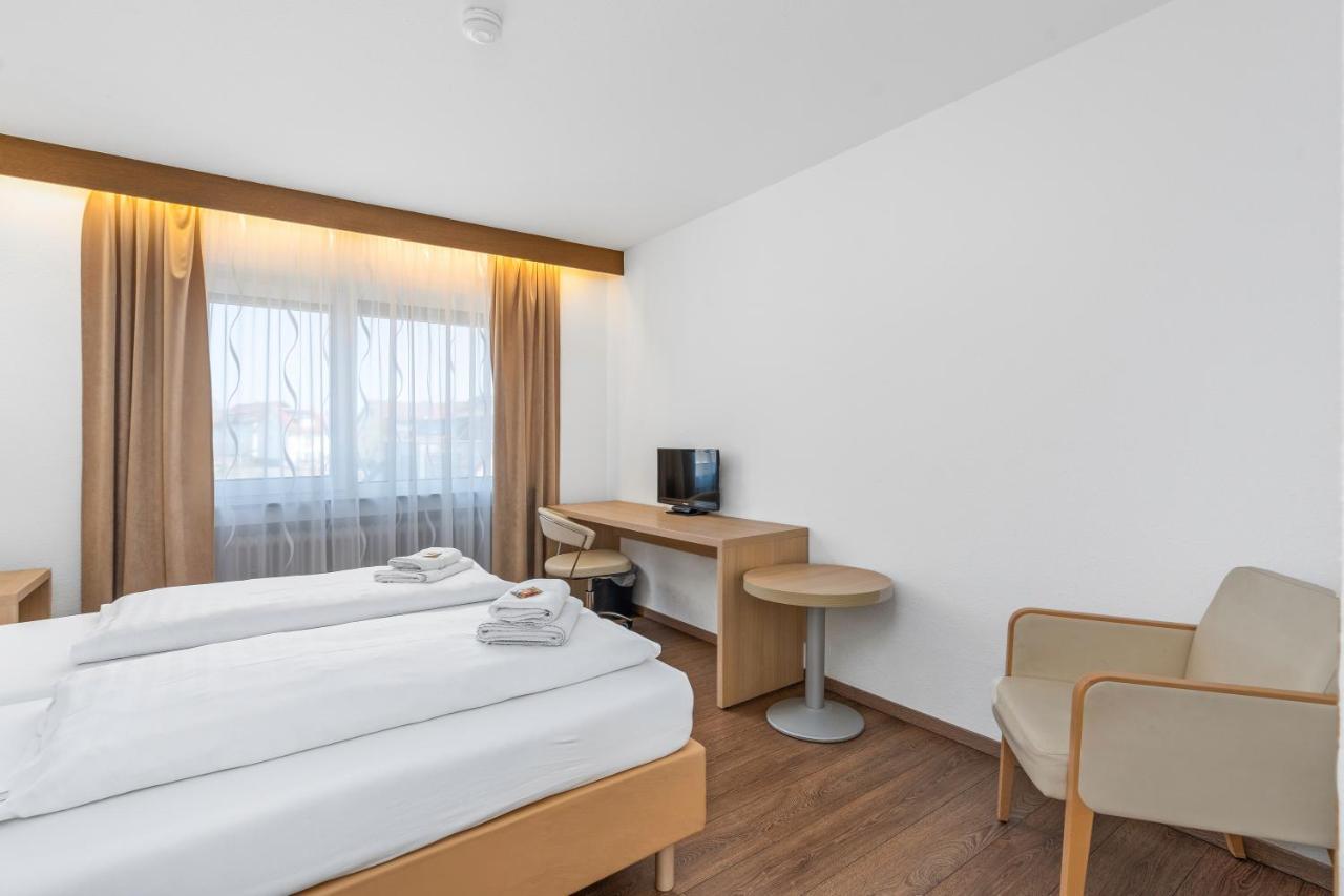 Hotel Adler FDH Extérieur photo