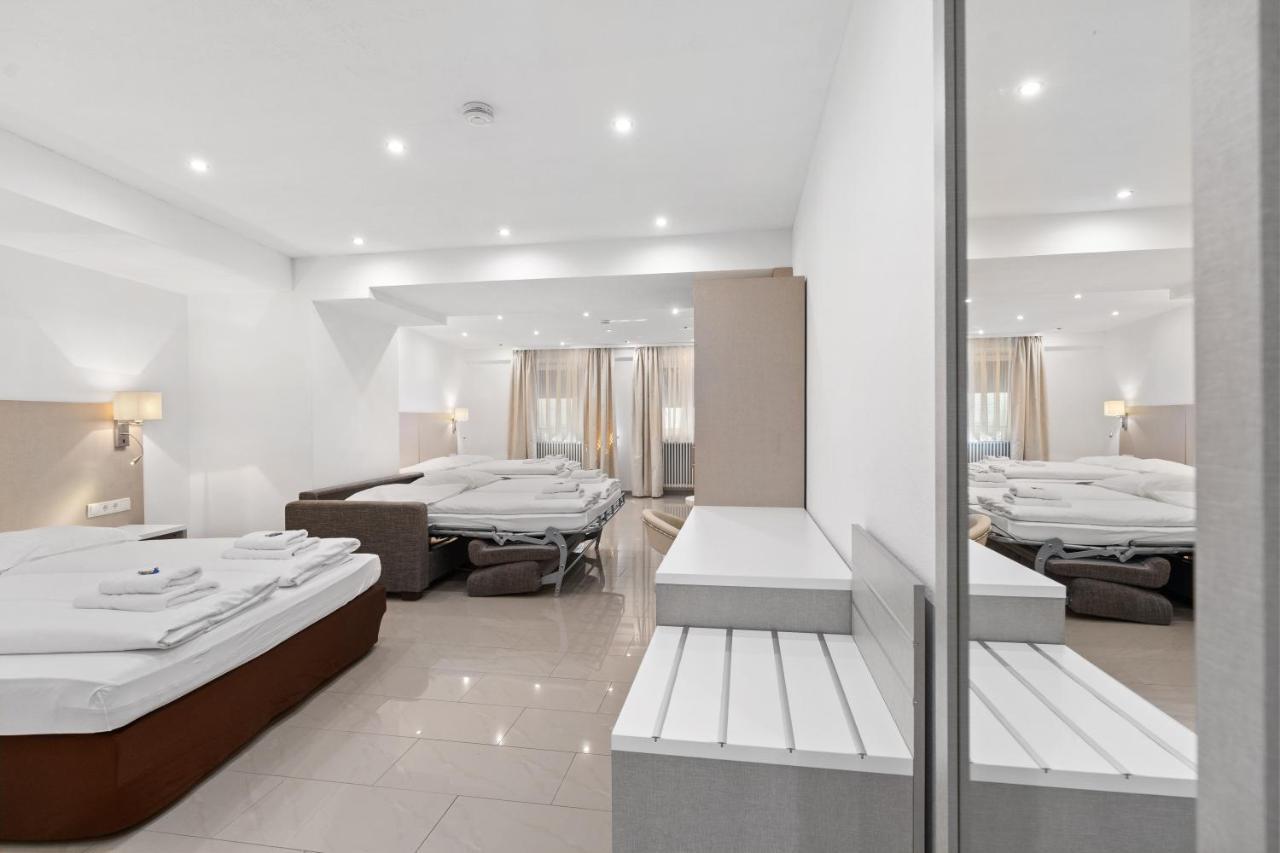 Hotel Adler FDH Extérieur photo