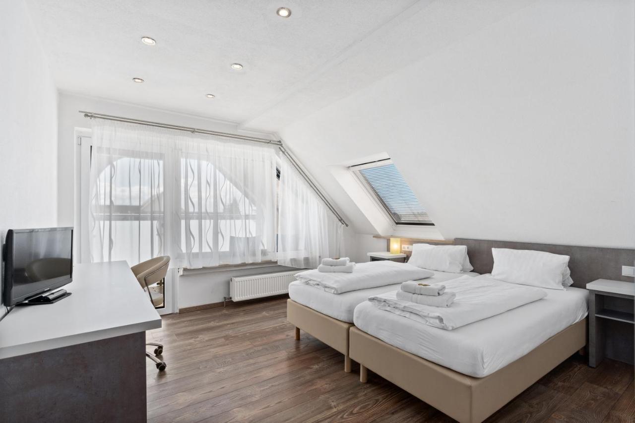Hotel Adler FDH Extérieur photo