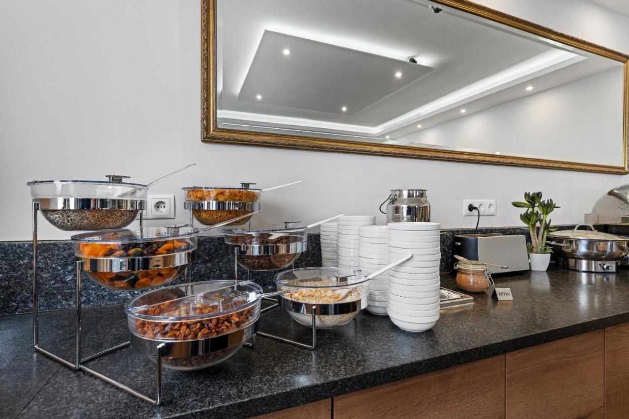 Hotel Adler FDH Extérieur photo