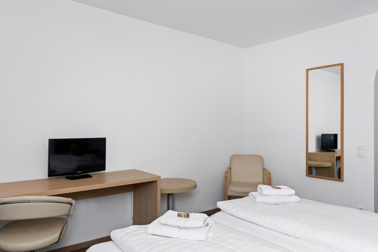 Hotel Adler FDH Extérieur photo