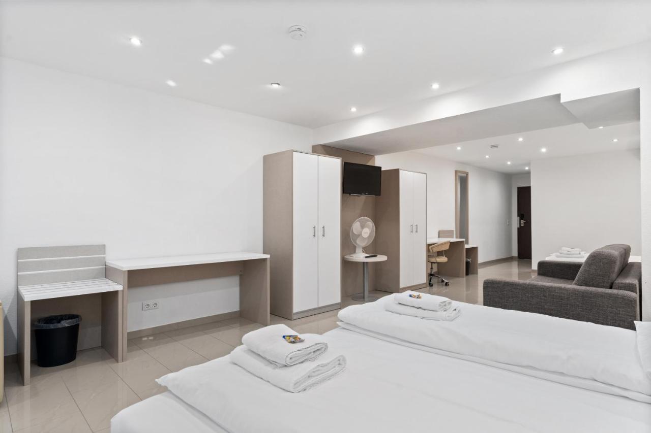 Hotel Adler FDH Extérieur photo