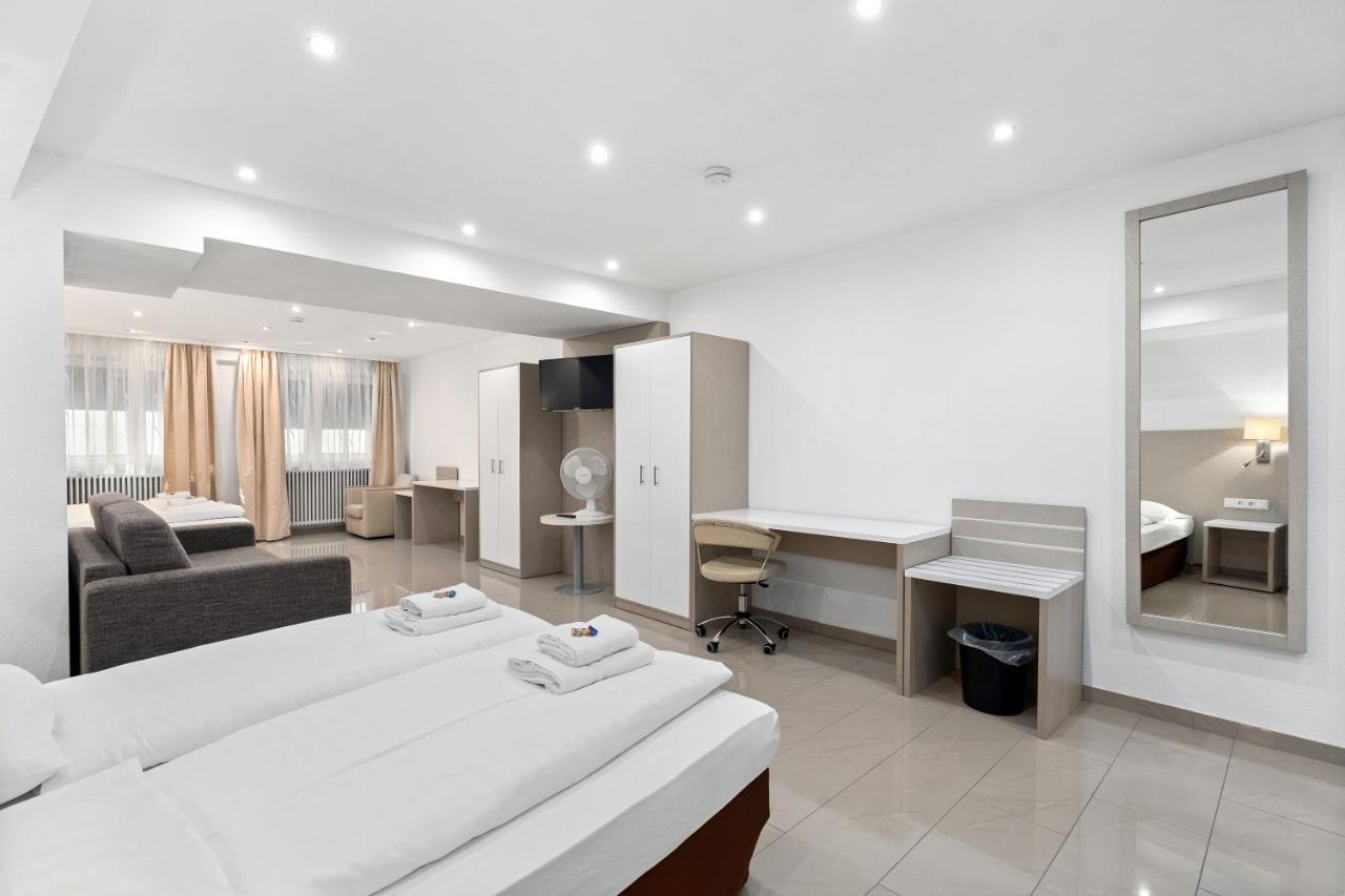 Hotel Adler FDH Extérieur photo